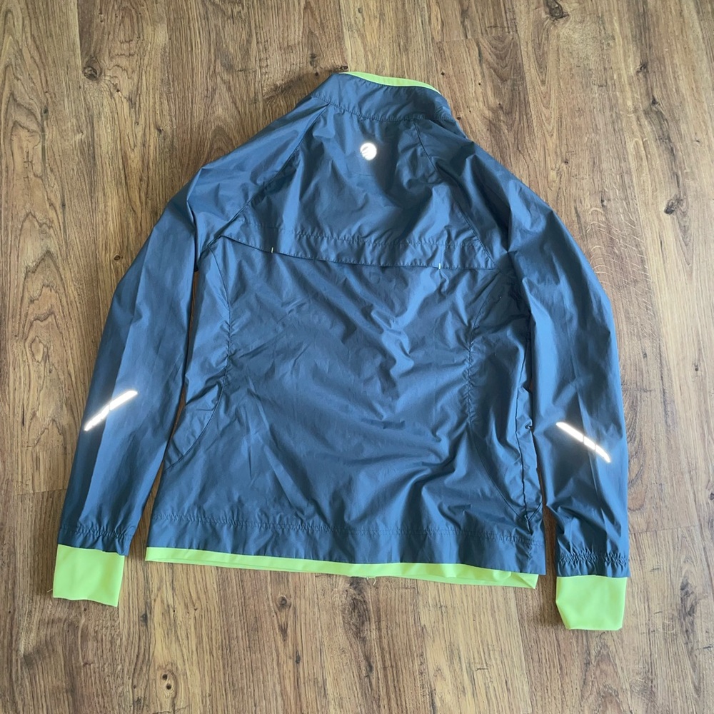 sweater - Picture 2 of 3